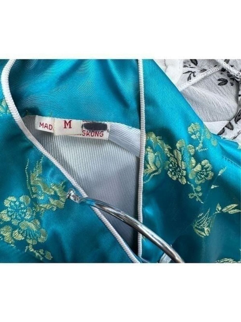 Cheongsam dress shiny silky blue med Hong Kong ornate gold embroidery white sati - Picture 12 of 12